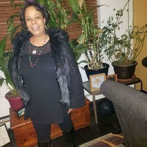 Meet your Posher, Laurie